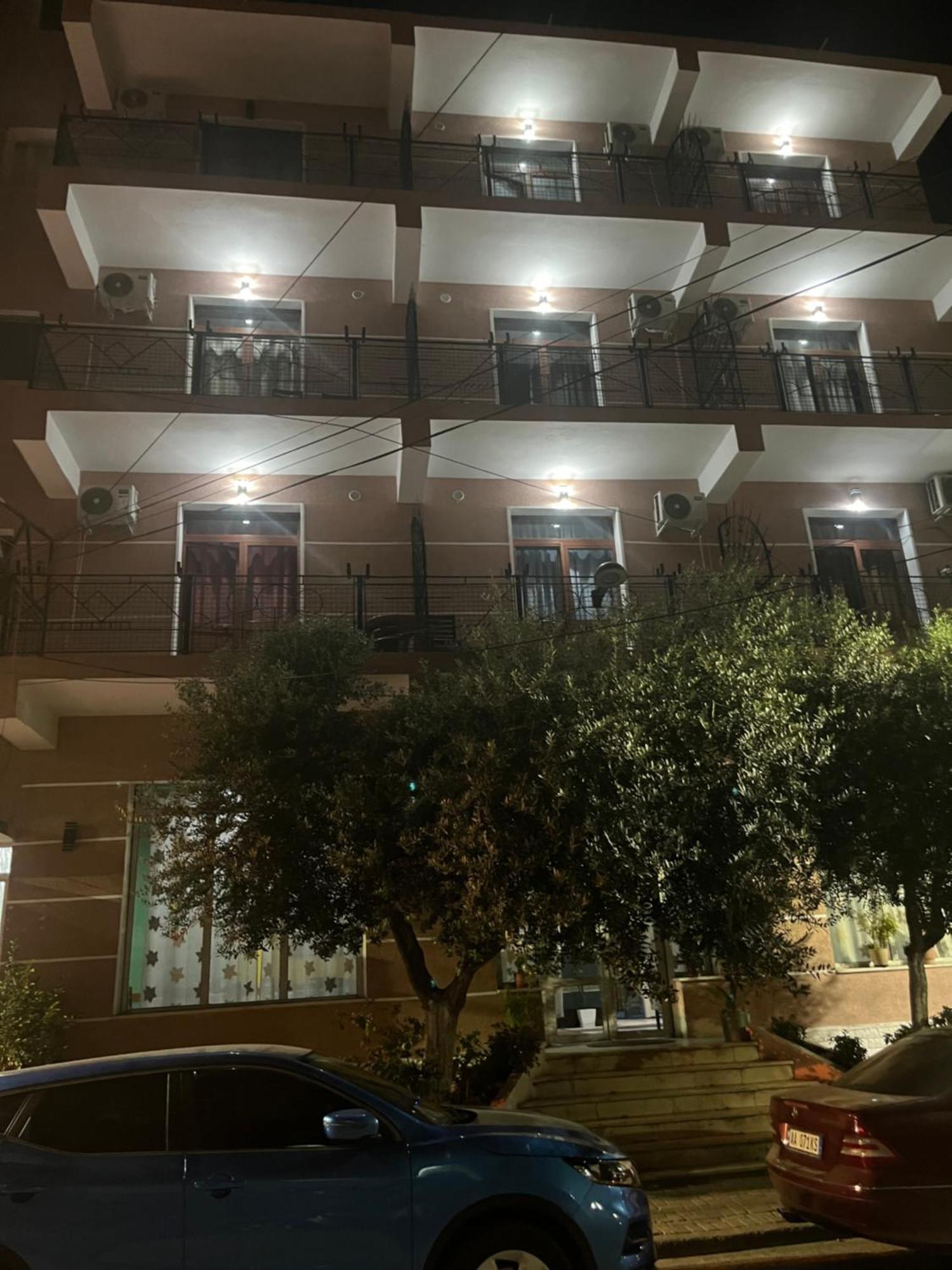 Hotel Luli City Center ドゥラス エクステリア 写真
